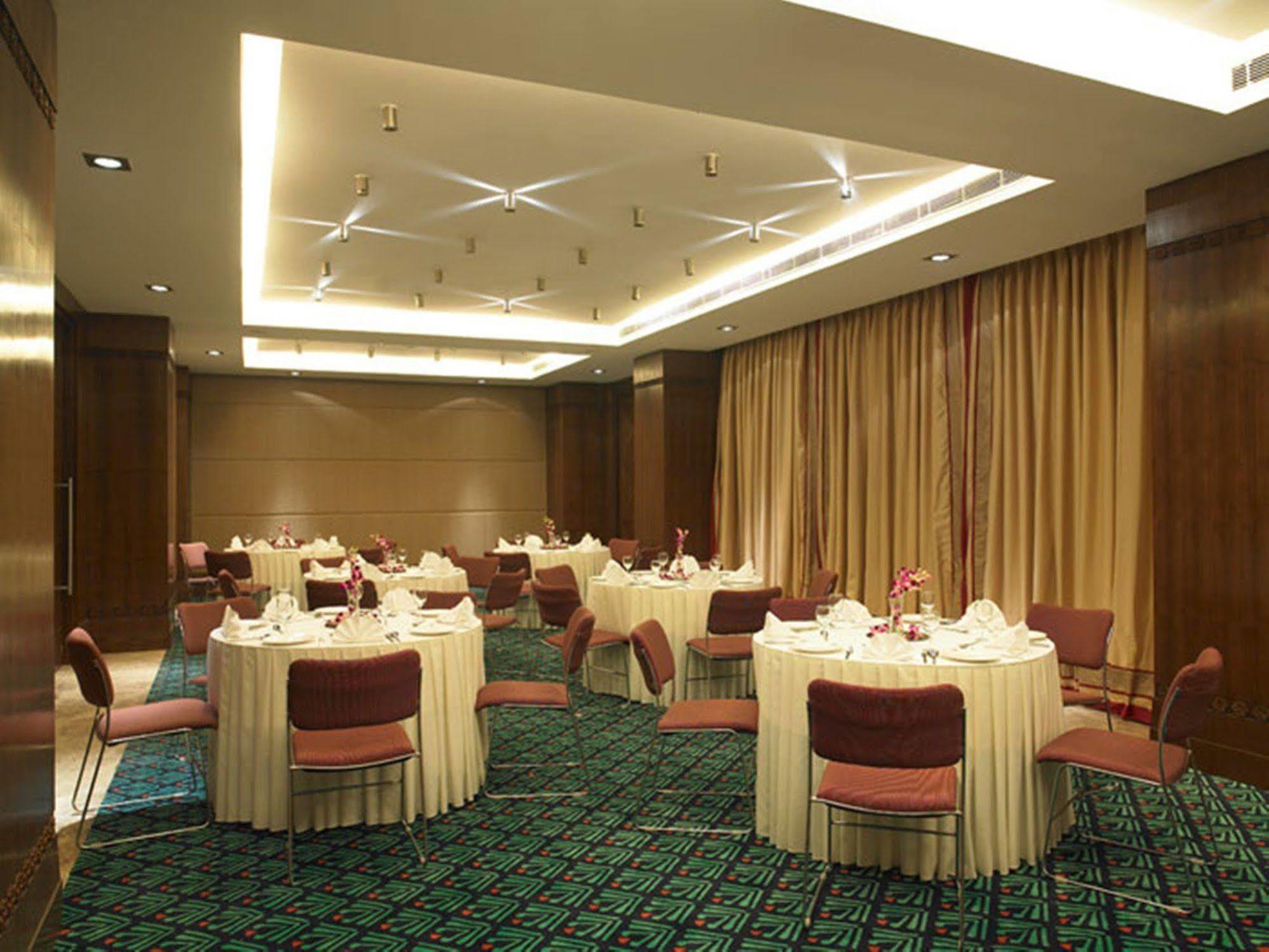 Royal Orchid Central Jaipur, Bani Park Exterior foto